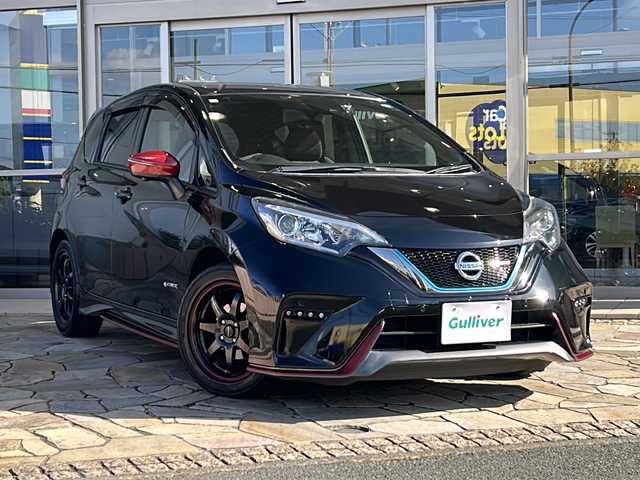 日産 ノート e－パワー ニスモ 静岡県 2019(令1)年 5.7万km スーパーブラック 社外SDナビ/・CD/・DVD/・フルセグＴＶ/・Bluetooth/・USB/・AM/・FM/主要装備/・衝突軽減/・レーンキープ/・コーナーセンサー前後/・全方位カメラ/・ETC/・ドラレコ前後/・デジタルインナーミラー/・純正フロアマット/・社外アルミホイール/・LEDヘッドライト/・オートライト/・フォグランプ/・スマートキー/・プッシュスタート/・スペアキー1本