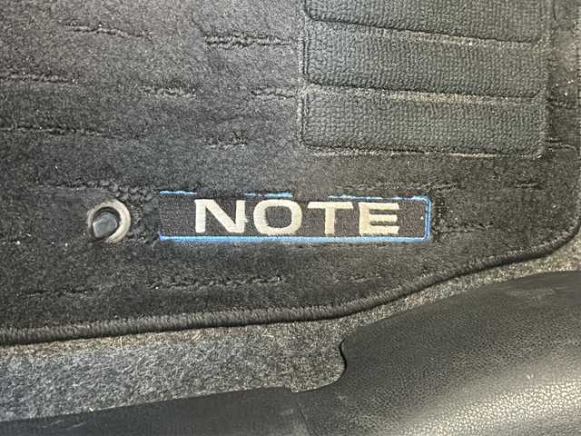 日産 ノート e－パワー ニスモ 静岡県 2019(令1)年 5.7万km スーパーブラック 社外SDナビ/・CD/・DVD/・フルセグＴＶ/・Bluetooth/・USB/・AM/・FM/主要装備/・衝突軽減/・レーンキープ/・コーナーセンサー前後/・全方位カメラ/・ETC/・ドラレコ前後/・デジタルインナーミラー/・純正フロアマット/・社外アルミホイール/・LEDヘッドライト/・オートライト/・フォグランプ/・スマートキー/・プッシュスタート/・スペアキー1本