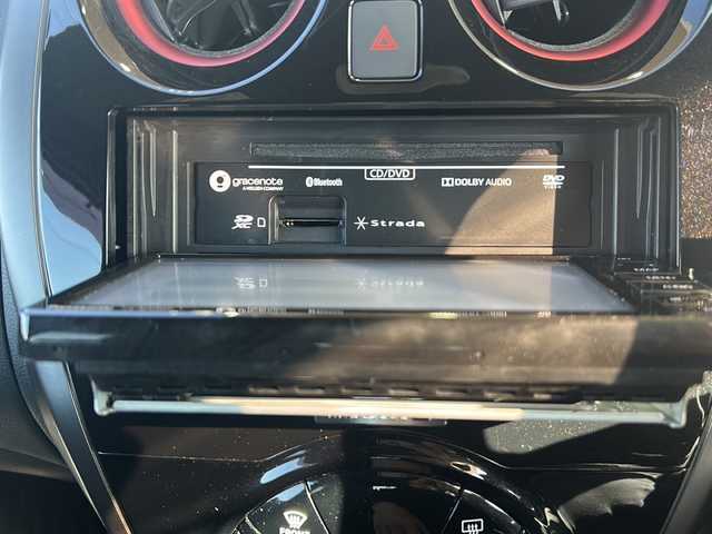 日産 ノート e－パワー ニスモ 静岡県 2019(令1)年 5.7万km スーパーブラック 社外SDナビ/・CD/・DVD/・フルセグＴＶ/・Bluetooth/・USB/・AM/・FM/主要装備/・衝突軽減/・レーンキープ/・コーナーセンサー前後/・全方位カメラ/・ETC/・ドラレコ前後/・デジタルインナーミラー/・純正フロアマット/・社外アルミホイール/・LEDヘッドライト/・オートライト/・フォグランプ/・スマートキー/・プッシュスタート/・スペアキー1本