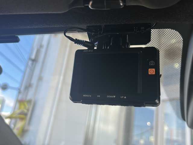 日産 ノート e－パワー ニスモ 静岡県 2019(令1)年 5.7万km スーパーブラック 社外SDナビ/・CD/・DVD/・フルセグＴＶ/・Bluetooth/・USB/・AM/・FM/主要装備/・衝突軽減/・レーンキープ/・コーナーセンサー前後/・全方位カメラ/・ETC/・ドラレコ前後/・デジタルインナーミラー/・純正フロアマット/・社外アルミホイール/・LEDヘッドライト/・オートライト/・フォグランプ/・スマートキー/・プッシュスタート/・スペアキー1本