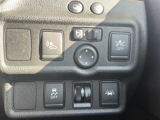 日産 ノート e－パワー ニスモ 静岡県 2019(令1)年 5.7万km スーパーブラック 社外SDナビ/・CD/・DVD/・フルセグＴＶ/・Bluetooth/・USB/・AM/・FM/主要装備/・衝突軽減/・レーンキープ/・コーナーセンサー前後/・全方位カメラ/・ETC/・ドラレコ前後/・デジタルインナーミラー/・純正フロアマット/・社外アルミホイール/・LEDヘッドライト/・オートライト/・フォグランプ/・スマートキー/・プッシュスタート/・スペアキー1本