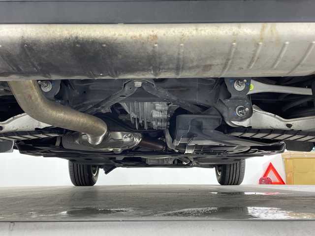 アウディ Ｑ７ 2．0TFSIクワトロ 福岡県 2016(平28)年 8.6万km 黒 純正メーカーナビ（CD/DVD/Bluetooth/AUX） 全方位車外カメラ 前後ドライブレコーダー クルーズコントロール ダウンヒルアシストコントロール MTモード付き 前後コーナーセンサー パーキングアシスト 保証書付き 取扱説明書付き 4WD アイドリングストップ スペアキー 電動リアゲート 電動格納サードシート サンルーフ レザーシート ベンチシート カーテンエアバッグ 全席シートヒーター 前席エアシート LEDヘッドライト 純正アルミホイール