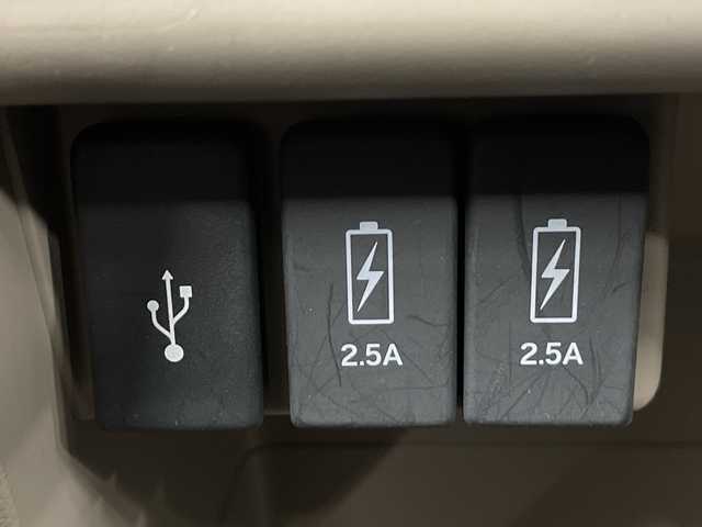 ホンダ Ｎ ＷＧＮ G SSパッケージⅡ 神奈川県 2018(平30)年 3.7万km プレミアムホワイトパールⅡ 純正7インチディーラーナビ【VXM-184ci】/バックカメラ/Bluetooth・CD・USB・TV/バックカメラ/あんしんパッケージ/ビルトインETC/純正フロアマット/ステアリングスイッチ/プッシュスタート/スマートキー/スペアキー