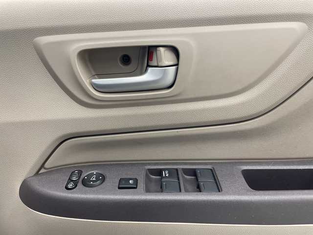 ホンダ Ｎ ＷＧＮ G SSパッケージⅡ 神奈川県 2018(平30)年 3.7万km プレミアムホワイトパールⅡ 純正7インチディーラーナビ【VXM-184ci】/バックカメラ/Bluetooth・CD・USB・TV/バックカメラ/あんしんパッケージ/ビルトインETC/純正フロアマット/ステアリングスイッチ/プッシュスタート/スマートキー/スペアキー