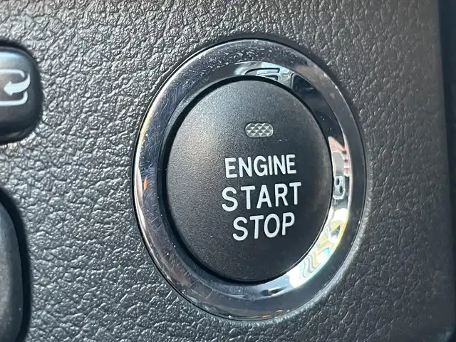 トヨタ マークＸ 250G Four 栃木県 2013(平25)年 7.8万km ホワイトパールクリスタルシャイン (株)IDOMが運営する【じしゃロン宇都宮店】の自社ローン対象車両になります。こちらは現金ご利用時の価格です。自社ローンご希望の方は別途その旨お申付け下さい。/純正ナビ/バックカメラ/フルセグ/Ｂｌｕｅｔｏｏｔｈ/ビルトインＥＴＣ/パワーシート/ＨＩＤヘッドライト/オートライト/スマートキー/プッシュボタンスタート/４ＷＤ/純正アルミホイール