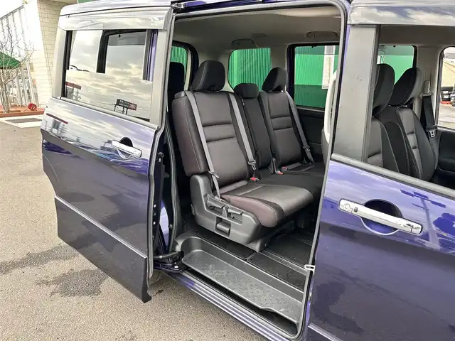 日産 セレナ ハイウェイスター Vセレクション 宮城県 2017(平29)年 6.1万km アズライトブルー エマージェンシーブレーキ/車線逸脱警報/純正フリップダウンモニター/純正ナビ（MM317D-W）/・CD/DVD/・Bluetooth/・フルセグTV/バックカメラ/ETC/両側電動スライドドア/革巻きステアリング/クルーズコントロール/LEDヘッドランプ/フォグランプ/オートライト/スマートキー＆プッシュスタート/電動格納ミラー/純正16インチアルミホイール/純正フロアマット/純正ドアバイザー/Wエアバッグ