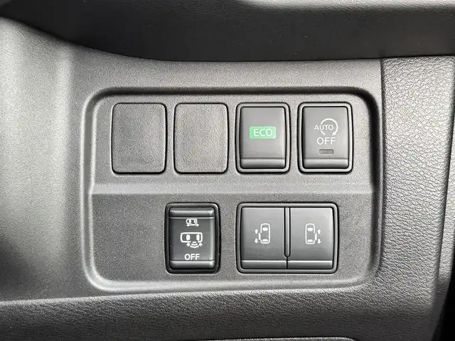 日産 セレナ ハイウェイスター Vセレクション 宮城県 2017(平29)年 6.1万km アズライトブルー エマージェンシーブレーキ/車線逸脱警報/純正フリップダウンモニター/純正ナビ（MM317D-W）/・CD/DVD/・Bluetooth/・フルセグTV/バックカメラ/ETC/両側電動スライドドア/革巻きステアリング/クルーズコントロール/LEDヘッドランプ/フォグランプ/オートライト/スマートキー＆プッシュスタート/電動格納ミラー/純正16インチアルミホイール/純正フロアマット/純正ドアバイザー/Wエアバッグ