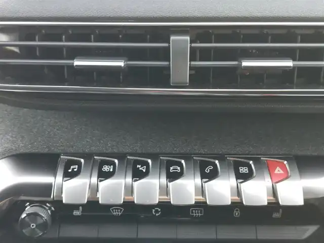 プジョー ３００８ GT ブルー HDi 滋賀県 2020(令2)年 3.1万km 緑Ⅱ ハーフレザー/・D席パワーシート/・前席シートヒーター/純正ディスプレイオーディオ　ＢＴ/ＣａｒＰｌａｙ　/バックカメラ　/サイドカメラ　/ワイヤレスチャージ　/コーナーセンサー　/純正LEDヘッドライト/純正１８インチＡＷ