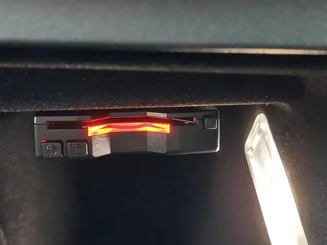 プジョー ３００８ GT ブルー HDi 滋賀県 2020(令2)年 3.1万km 緑Ⅱ ハーフレザー/・D席パワーシート/・前席シートヒーター/純正ディスプレイオーディオ　ＢＴ/ＣａｒＰｌａｙ　/バックカメラ　/サイドカメラ　/ワイヤレスチャージ　/コーナーセンサー　/純正LEDヘッドライト/純正１８インチＡＷ