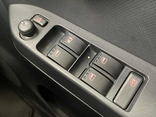 ダイハツ ミラ イース X SAⅢ 栃木県 2018(平30)年 3万km スカイブルーメタリック ダイハツ純正オーディオ/　CD/FM/AM/衝突被害軽減ブレーキ/横滑り防止/誤発進抑制制御機/車線逸脱警報機能/先行車発進お知らせ機能/コーナーセンサー/ＬＥＤヘッドライト/純正フロアマット/オートハイビーム/電動格納ミラー/UVカットガラス/ドアバイザー