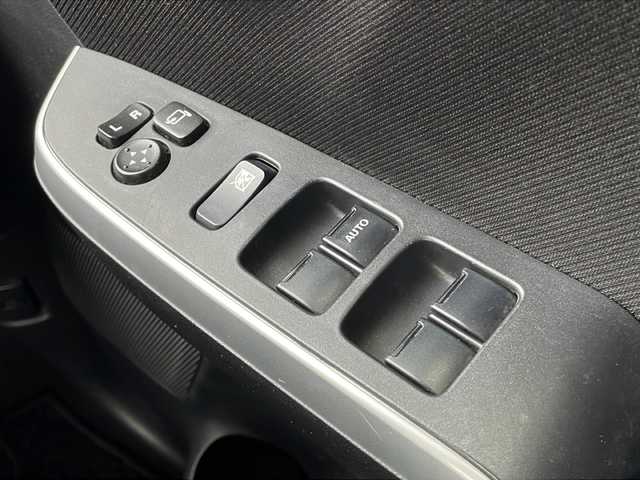 スズキ ソリオ バンディット HV MV Dカメラ ブレーキS 山口県 2016(平28)年 9.8万km ムーンライトバイオレットPM 純正SDナビ　【KXM-E500W】/・Bluetooth接続/・フルセグTV/・DVD再生機能有/ビルトインETC/アイドリングストップ/横滑り防止装置/スズキセーフティサポート/クルーズコントロール/片側パワースライドドア/スマートキー/プッシュスタート/スペアキー1本/純正フロアマット/サンシェード/純正15インチアルミホイール/ドアバイザー/ウィンカーミラー/取り扱い説明書/保証書