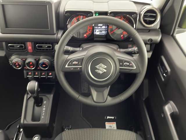 スズキ ジムニー XC 香川県 2025(令7)年 0.1万km未満 キネティックイエロー ワンオーナー/SUZUKI Safety Support/〇デュアルセンサーブレーキサポート/〇誤発進抑制機能/〇車線逸脱警報機能/〇ふらつき警報機能/〇標識認識機能/〇ハイビームアシスト/〇先行車発進お知らせ機能/コーナーセンサー/シートヒーター/LEDヘッドライト/純正フロアマット/純正16インチAW/スマートキー×２/アイドリングストップ/保証書/取扱説明書