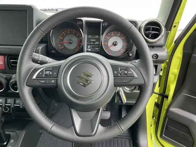 スズキ ジムニー XC 香川県 2025(令7)年 0.1万km未満 キネティックイエロー 登録時走行距離：14km/ワンオーナー/デュアルセンサーブレーキサポート/誤発進抑制機能/車線逸脱警報機能/ふらつき警報機能/ハイビームアシスト/先行車発進お知らせ機能/コーナーセンサー/シートヒーター/LEDヘッドライト/純正フロアマット/純正16インチAW/スマートキー×２/アイドリングストップ/保証書/取扱説明書
