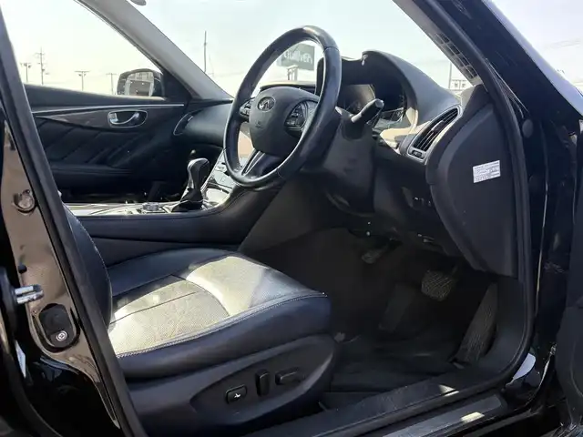 日産 スカイライン ハイブリッド 350GT Type P 徳島県 2016(平28)年 12.8万km メテオフレークブラックパール ワンオーナー/純正ナビ/レーダークルーズコントロール/レザーシート/パワーシート/メモリーシート/シートヒーター/純正１７インチアルミホイール/横滑り防止装置/前後コーナーセンサー/バックカメラ/ETC/ドライブレコーダー/プッシュスタート/スマートキー/スペアキー１本