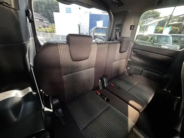 トヨタ ヴォクシー ZS 煌 熊本県 2018(平30)年 9.2万km ホワイトパールクリスタルシャイン ALPINE11インチナビ（EX11Z）/【フルセグTV/CD/DVD/Bluetooth/HDMI/ラジオ】/バックカメラ/12.8インチALPINEフリップダウンモニター/（PXH12X-R）/両側パワースライドドア/クルーズコントロール/プリクラッシュセーフティ/レーンキープアシスト/アイドリングストップ/純正16インチAW/ETC/オートライト/オートハイビーム/LEDヘッドライト/フォグランプ/横滑り防止機能/純正フロアマット/革巻きステアリング/ステアリングスイッチ/保証書/取扱説明書