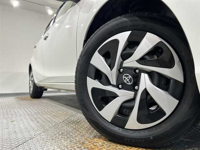 トヨタ アクア S スタイルブラック 愛知県 2020(令2)年 1.4万km ホワイトパールクリスタルシャイン 純正ＳＤナビ　/（AM/CD/FM/SD/Bluetooth/AUX/フルセグTV）/パノラミックビューモニター　/トヨタセーフティセンス　/　　-プリクラッシュセーフティ　/　　-車線逸脱警報　/　　-オートマチックハイビーム　/先行車発進お知らせ/ＬＥＤヘッドライト　/LEDフォグランプ/プッシュスタート/　　-スマートキー　/ドライブレコーダー/純正フロアマット　/クリアランスソナー/純正フロアマット