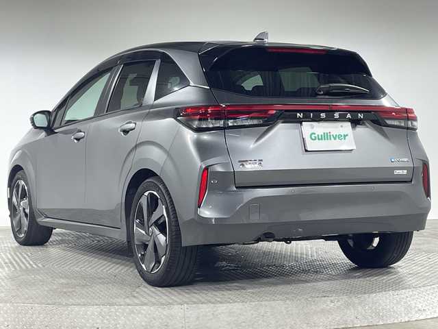 日産 オーラ G レザーエディション 神奈川県 2021(令3)年 1.8万km ダークメタルグレー 純正9型ナビ/・BT/フルセグTV/CD/DVD/アラウンドビューモニター/インテリジェントルームミラー/純正連動ドライブレコーダー/ビルトインETC/オートハイビーム/レザーシート/VDC/BSM/革巻きステアリング/ステアリングスイッチ/インテリジェントキー/プッシュスタートボタン/電動サイドブレーキ/オートブレーキホールド/アダプティブLEDヘッドライト/Autoライト/D-MODE/前後ソナー/電動格納ミラー/ウィンカーミラー/純正フロアマット/純正ドアバイザー