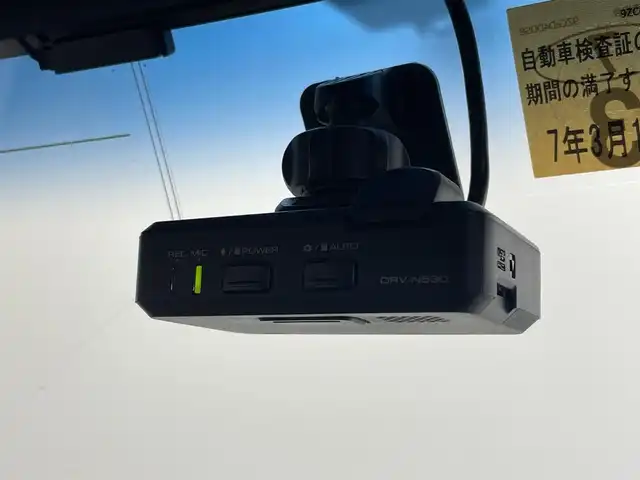 ホンダ Ｎ ＢＯＸ カスタム L ターボ 茨城県 2022(令4)年 2.9万km プラチナホワイトパール 社外ナビ/バックカメラ/フルセグ/社外後席モニター/衝突被害軽減ブレーキ/車線逸脱抑制装置/レーダークルーズコントロール/オートマチックハイビーム/ソナー/両側電動スライドドア/ETC/ドラレコ/シートヒーター/純正15インチAW/LEDヘッドライト/スマートキー