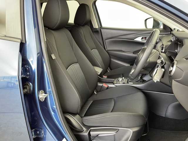 マツダ ＣＸ－３ 15S ツーリング 愛知県 2020(令2)年 3.2万km エターナルブルーマイカ /禁煙車//純正ナビ//フルセグTV//CD・DVDプレーヤー//ETC//バックカメラ//360°ビューモニター//i-ACTIVESENSE//アドバンストSCBS//SCBS R//AT誤発進抑制(前後方)//レーンディパーチャーウォーニング//ブラインドスポットモニタリング//リヤクロストラフィックアラート//前後パーキングセンサー//LEDヘッドライト//オートライト//ハイビームコントロール//純正16インチアルミホイール//純正フロアマット//電子パーキングブレーキ//ブレーキホールド//革巻きステアリング//ステアリングスイッチ//プッシュスタート//電動格納ミラーウィンカー//新車保証書・取扱説明書