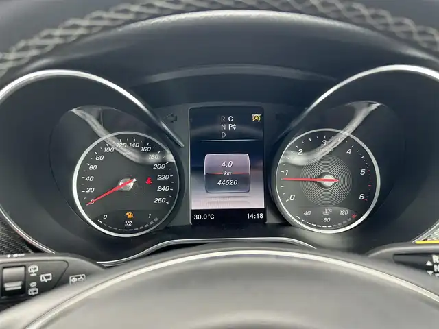 メルセデス・ベンツ Ｖ２２０ d AVG ロング AMGライン 滋賀県 2020(令2)年 4.5万km ロッククリスタルホワイト エクスクルーシブＰＫＧ　/レーダーセーフティＰＫＧ/サンルーフ　/黒革　/・メモリ付きパワーシート　/・シートヒーター　/・ベンチレーション　/後席ツインモニター　/純正ナビ（CD/DVD/DTV/BT）/Ｂｒｕｍｅｓｔｅｒサウンド　/３６０°カメラ/コーナーセンサー/両側パワースライドドア/パワーバックドア/ETC2.0/純正LEDヘッドライト/純正19インチAW