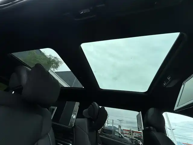 メルセデス・ベンツ Ｖ２２０ d AVG ロング AMGライン 滋賀県 2020(令2)年 4.5万km ロッククリスタルホワイト エクスクルーシブＰＫＧ　/レーダーセーフティＰＫＧ/サンルーフ　/黒革　/・メモリ付きパワーシート　/・シートヒーター　/・ベンチレーション　/後席ツインモニター　/純正ナビ（CD/DVD/DTV/BT）/Ｂｒｕｍｅｓｔｅｒサウンド　/３６０°カメラ/コーナーセンサー/両側パワースライドドア/パワーバックドア/ETC2.0/純正LEDヘッドライト/純正19インチAW