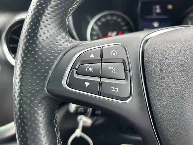 メルセデス・ベンツ Ｖ２２０ d AVG ロング AMGライン 滋賀県 2020(令2)年 4.5万km ロッククリスタルホワイト エクスクルーシブＰＫＧ　/レーダーセーフティＰＫＧ/サンルーフ　/黒革　/・メモリ付きパワーシート　/・シートヒーター　/・ベンチレーション　/後席ツインモニター　/純正ナビ（CD/DVD/DTV/BT）/Ｂｒｕｍｅｓｔｅｒサウンド　/３６０°カメラ/コーナーセンサー/両側パワースライドドア/パワーバックドア/ETC2.0/純正LEDヘッドライト/純正19インチAW