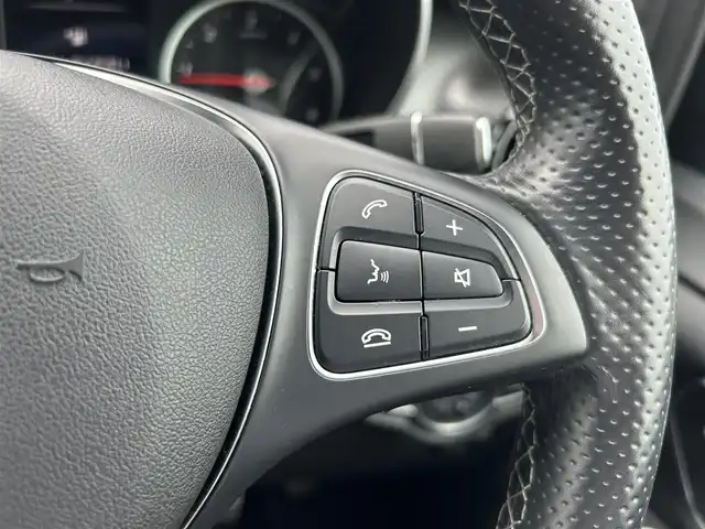 メルセデス・ベンツ Ｖ２２０ d AVG ロング AMGライン 滋賀県 2020(令2)年 4.5万km ロッククリスタルホワイト エクスクルーシブＰＫＧ　/レーダーセーフティＰＫＧ/サンルーフ　/黒革　/・メモリ付きパワーシート　/・シートヒーター　/・ベンチレーション　/後席ツインモニター　/純正ナビ（CD/DVD/DTV/BT）/Ｂｒｕｍｅｓｔｅｒサウンド　/３６０°カメラ/コーナーセンサー/両側パワースライドドア/パワーバックドア/ETC2.0/純正LEDヘッドライト/純正19インチAW