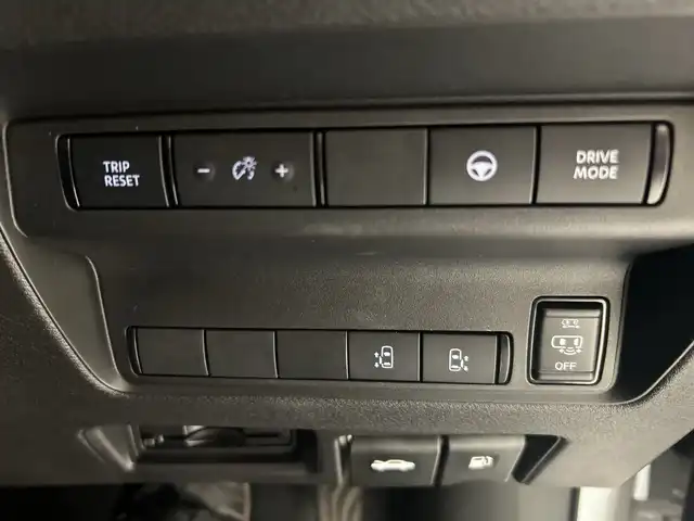 日産 セレナ e－パワー ハイウェイスター V 埼玉県 2023(令5)年 1.6万km プリズムホワイト プロパイロット/純正ナビ/　　BT/USB/フルセグTV/純正フリップダウンモニター/アラウンドビューモニター/両側パワースライドドア/レーダークルーズコントロール/LEDオートライト/純正16インチAW/デジタルインナーミラー/ステアリングスイッチ/プッシュスタート/ETC/禁煙車