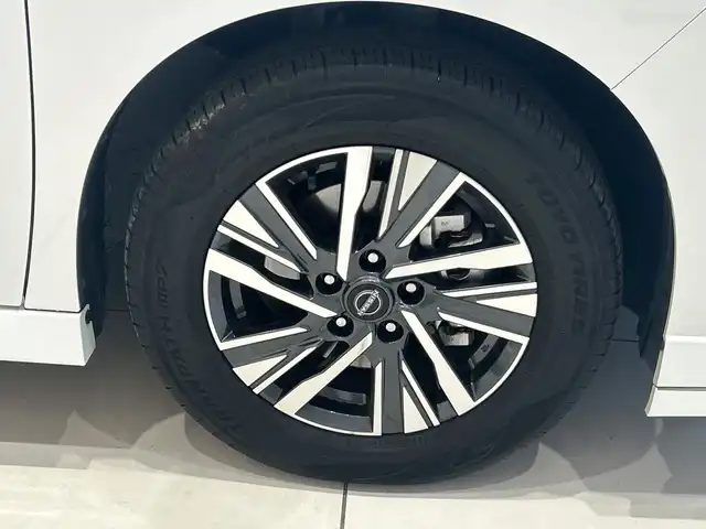 日産 セレナ e－パワー ハイウェイスター V 埼玉県 2023(令5)年 1.6万km プリズムホワイト プロパイロット/純正ナビ/　　BT/USB/フルセグTV/純正フリップダウンモニター/アラウンドビューモニター/両側パワースライドドア/レーダークルーズコントロール/LEDオートライト/純正16インチAW/デジタルインナーミラー/ステアリングスイッチ/プッシュスタート/ETC/禁煙車