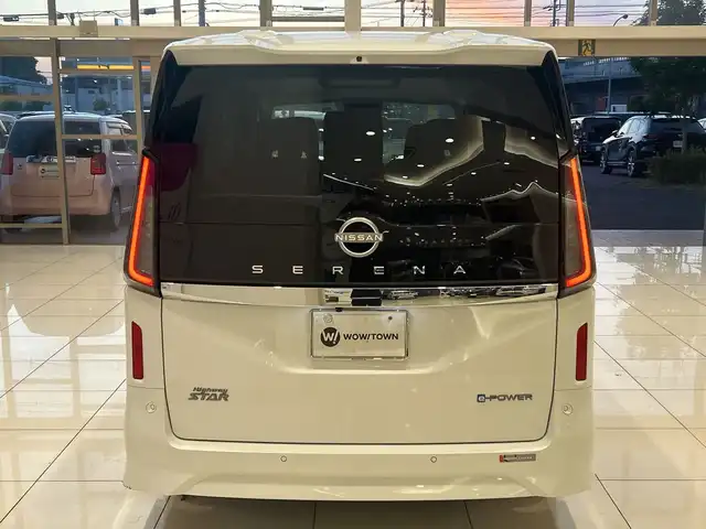 日産 セレナ e－パワー ハイウェイスター V 埼玉県 2023(令5)年 1.6万km プリズムホワイト プロパイロット/純正ナビ/　　BT/USB/フルセグTV/純正フリップダウンモニター/アラウンドビューモニター/両側パワースライドドア/レーダークルーズコントロール/LEDオートライト/純正16インチAW/デジタルインナーミラー/ステアリングスイッチ/プッシュスタート/ETC/禁煙車