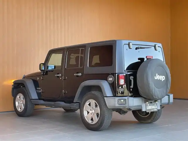 クライスラー・ジープ ジープ ラングラー アンリミテッド サハラ 愛知県 2018(平30)年 5万km ブラック アルパイン9インチナビ/フルセグTV/バックカメラ/CD/DVD再生/Bluetooth/クルーズコントロール/MTモード付AT/ダウンヒルアシストコントロール/ヒーテッドドアミラー/ステアリングスイッチ/純正18インチアルミ