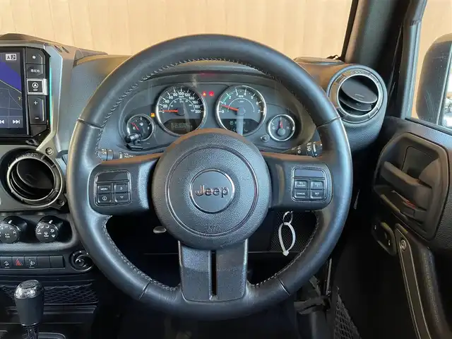 クライスラー・ジープ ジープ ラングラー アンリミテッド サハラ 愛知県 2018(平30)年 5万km ブラック アルパイン9インチナビ/フルセグTV/バックカメラ/CD/DVD再生/Bluetooth/クルーズコントロール/MTモード付AT/ダウンヒルアシストコントロール/ヒーテッドドアミラー/ステアリングスイッチ/純正18インチアルミ