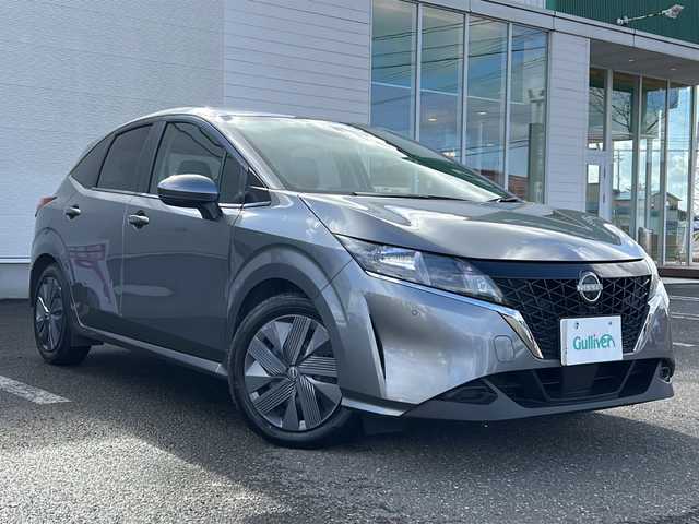 日産 ノート X FOUR 秋田県 2023(令5)年 6.8万km ダークメタルグレー 社外メモリナビ/社外BT/ドライブレコーダー/前後コーナーセンサー/４WD/スペアキー/取説、保証書
