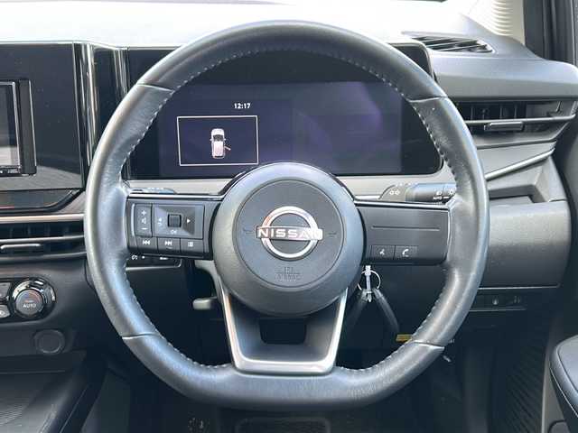 日産 ノート X FOUR 秋田県 2023(令5)年 6.8万km ダークメタルグレー 社外メモリナビ/社外BT/ドライブレコーダー/前後コーナーセンサー/４WD/スペアキー/取説、保証書