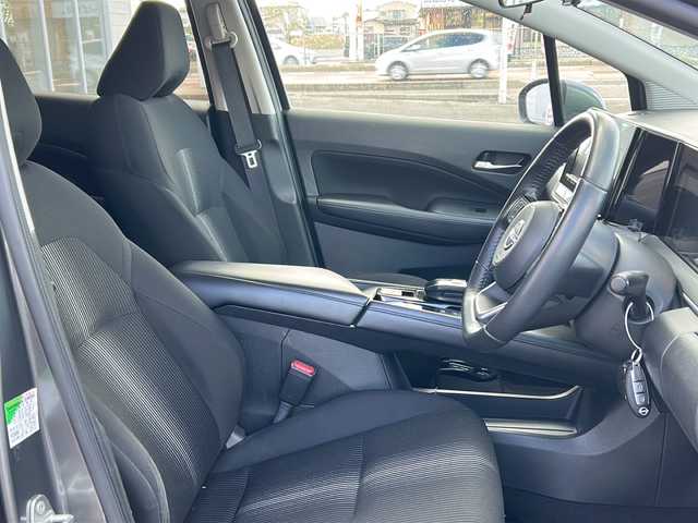 日産 ノート X FOUR 秋田県 2023(令5)年 6.8万km ダークメタルグレー 社外メモリナビ/社外BT/ドライブレコーダー/前後コーナーセンサー/４WD/スペアキー/取説、保証書