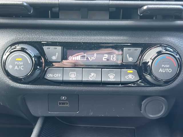 日産 ノート X FOUR 秋田県 2023(令5)年 6.8万km ダークメタルグレー 社外メモリナビ/社外BT/ドライブレコーダー/前後コーナーセンサー/４WD/スペアキー/取説、保証書