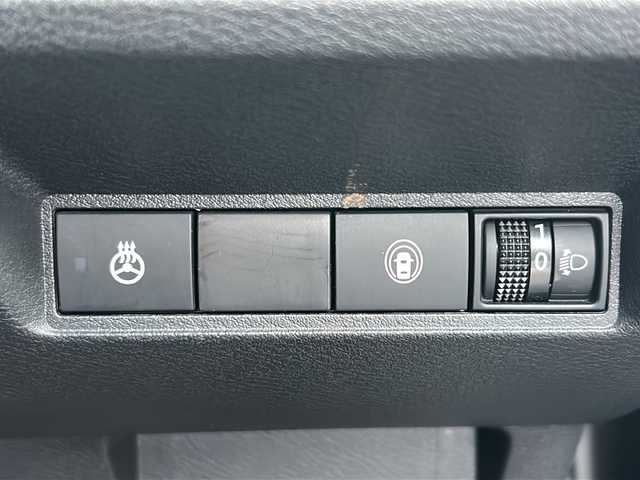 日産 ノート X FOUR 秋田県 2023(令5)年 6.8万km ダークメタルグレー 社外メモリナビ/社外BT/ドライブレコーダー/前後コーナーセンサー/４WD/スペアキー/取説、保証書