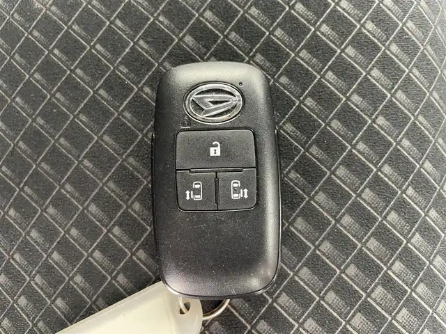 ダイハツ タント カスタム X セレクション 富山県 2020(令2)年 3万km シャイニングホワイトパール ディーラナビ（NMZK-W70D）/（AM/FM/TV/BT/CD/DVD)/フルセグテレビ/USB入力端子/バックカメラ/両側パワースライドドア/前席シートヒーター/ハーフレザーシート/衝突軽減システム/レーンキープアシスト/プッシュスタート/アイドリングストップ/コーナーセンサー/ETC/サンシェード/純正フロアマット/純正LEDヘッドライト/カーテンエアバック/ウィンカーミラー/ドアバイザー