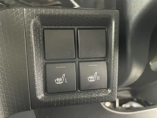 ダイハツ タント カスタム X セレクション 富山県 2020(令2)年 3万km シャイニングホワイトパール ディーラナビ（NMZK-W70D）/（AM/FM/TV/BT/CD/DVD)/フルセグテレビ/USB入力端子/バックカメラ/両側パワースライドドア/前席シートヒーター/ハーフレザーシート/衝突軽減システム/レーンキープアシスト/プッシュスタート/アイドリングストップ/コーナーセンサー/ETC/サンシェード/純正フロアマット/純正LEDヘッドライト/カーテンエアバック/ウィンカーミラー/ドアバイザー