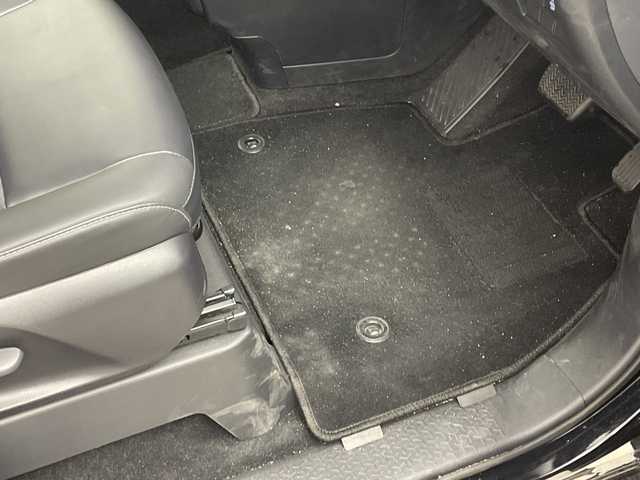 トヨタ ノア S－Z 群馬県 2025(令7)年 1.3万km アティチュードブラックマイカ 純正１０．５型ナビ　全周囲カメラ　ＣＤ／ＤＶＤデッキ　フルセグＴＶ　ＢＳＭ　ＥＴＣ２．０　ハーフレザーシート　シートヒーター　両側電動スライドドア　衝突被害軽減ブレーキ　レーンアシスト　禁煙車