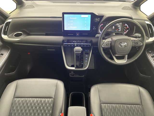 トヨタ ノア S－Z 群馬県 2025(令7)年 1.3万km アティチュードブラックマイカ 純正１０．５型ナビ　全周囲カメラ　ＣＤ／ＤＶＤデッキ　フルセグＴＶ　ＢＳＭ　ＥＴＣ２．０　ハーフレザーシート　シートヒーター　両側電動スライドドア　衝突被害軽減ブレーキ　レーンアシスト　禁煙車