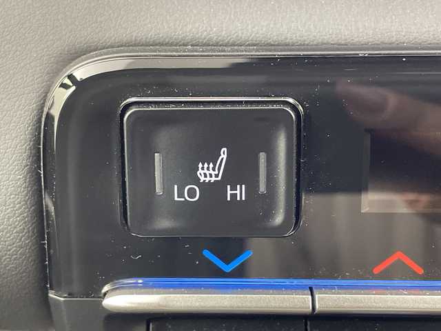 トヨタ ノア S－Z 群馬県 2025(令7)年 1.3万km アティチュードブラックマイカ 純正１０．５型ナビ　全周囲カメラ　ＣＤ／ＤＶＤデッキ　フルセグＴＶ　ＢＳＭ　ＥＴＣ２．０　ハーフレザーシート　シートヒーター　両側電動スライドドア　衝突被害軽減ブレーキ　レーンアシスト　禁煙車