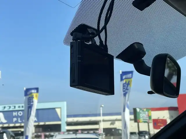 トヨタ ヴォクシー ZS 煌 長崎県 2015(平27)年 14.8万km ホワイトパールクリスタルシャイン (株)IDOMが運営する【じしゃロン長崎店】の自社ローン対象車両になります。こちらは現金ご利用時の価格です。自社ローンご希望の方は別途その旨お申付け下さい。/・プッシュスタート/・純正ナビ/・フルセグテレビ/・ブルートゥース/・バックカメラ/・フリップダウンモニター/・両側パワースライドドア/・ETC/・ドアバイザー