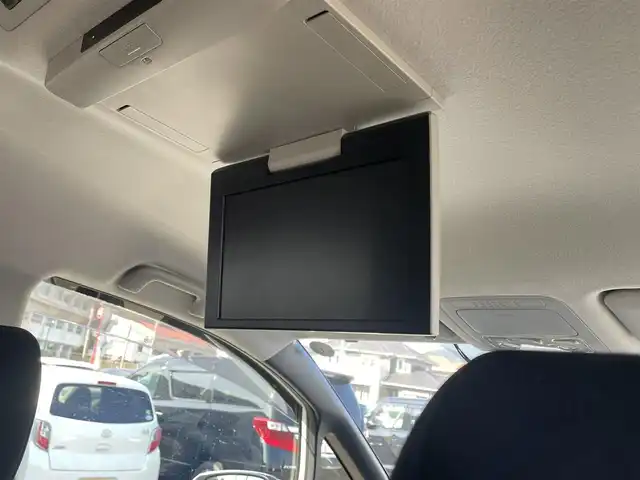 トヨタ ヴォクシー ZS 煌 長崎県 2015(平27)年 14.8万km ホワイトパールクリスタルシャイン (株)IDOMが運営する【じしゃロン長崎店】の自社ローン対象車両になります。こちらは現金ご利用時の価格です。自社ローンご希望の方は別途その旨お申付け下さい。/・プッシュスタート/・純正ナビ/・フルセグテレビ/・ブルートゥース/・バックカメラ/・フリップダウンモニター/・両側パワースライドドア/・ETC/・ドアバイザー