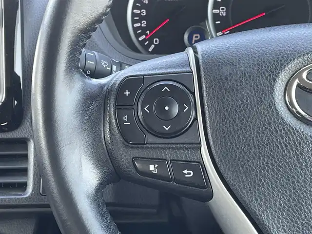 トヨタ ヴォクシー ZS 煌 長崎県 2015(平27)年 14.8万km ホワイトパールクリスタルシャイン (株)IDOMが運営する【じしゃロン長崎店】の自社ローン対象車両になります。こちらは現金ご利用時の価格です。自社ローンご希望の方は別途その旨お申付け下さい。/・プッシュスタート/・純正ナビ/・フルセグテレビ/・ブルートゥース/・バックカメラ/・フリップダウンモニター/・両側パワースライドドア/・ETC/・ドアバイザー