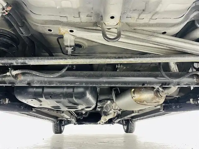 スズキ ワゴンＲ スティングレー X 福島県 2013(平25)年 3.5万km ブルーイッシュブラックパール3 安全装備/・衝突軽減ブレーキ/・車両走行安定補助システム/・誤発進抑制機能/・エマージェンシーストップシグナル/社外ＳＤナビ（AVN-133M）/・ワンセグＴＶ/・バックカメラ/・ＣＤ　/・AM/FM/前方ドライブレコーダー/冬タイヤ社外ホイール積込（同サイズ）/純正ホイール/フロアマット/サイドバイザー/ベンチシート/オートライト/フォグランプ/アイドリングストップ/スマートキー/プッシュスタート