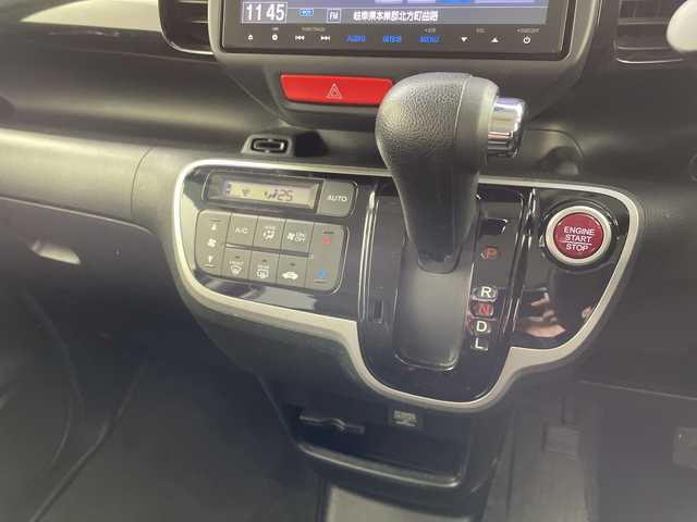 ホンダ Ｎ ＢＯＸ カスタム G 岐阜県 2015(平27)年 9.1万km スマートブラック 純正8インチナビ/（CD/DVD/Bluetooth/TV/HDMI/SD）/バックカメラ/両側パワースライドドア/ETC/フォグランプ/スマートキー/電動格納ミラー/純正AW/ドアバイザー/オートLEDライト