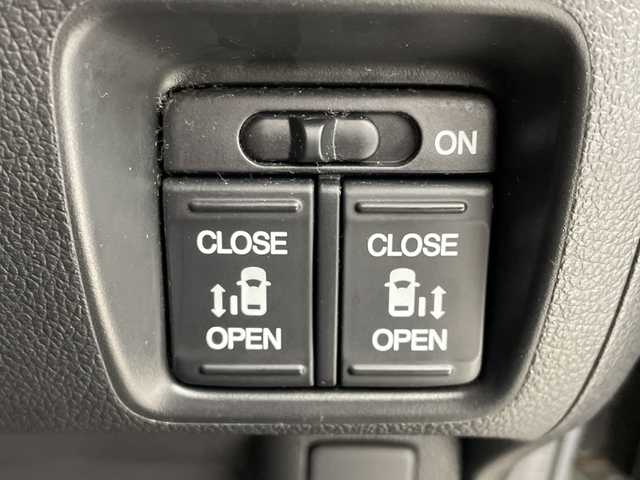 ホンダ Ｎ ＢＯＸ カスタム G 岐阜県 2015(平27)年 9.1万km スマートブラック 純正8インチナビ/（CD/DVD/Bluetooth/TV/HDMI/SD）/バックカメラ/両側パワースライドドア/ETC/フォグランプ/スマートキー/電動格納ミラー/純正AW/ドアバイザー/オートLEDライト