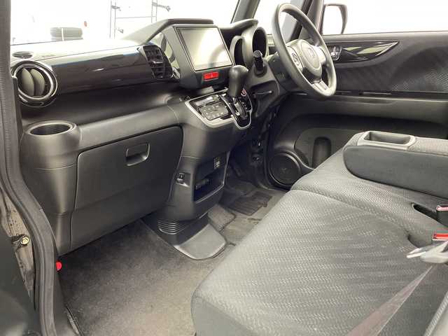 ホンダ Ｎ ＢＯＸ カスタム G 岐阜県 2015(平27)年 9.1万km スマートブラック 純正8インチナビ/（CD/DVD/Bluetooth/TV/HDMI/SD）/バックカメラ/両側パワースライドドア/ETC/フォグランプ/スマートキー/電動格納ミラー/純正AW/ドアバイザー/オートLEDライト