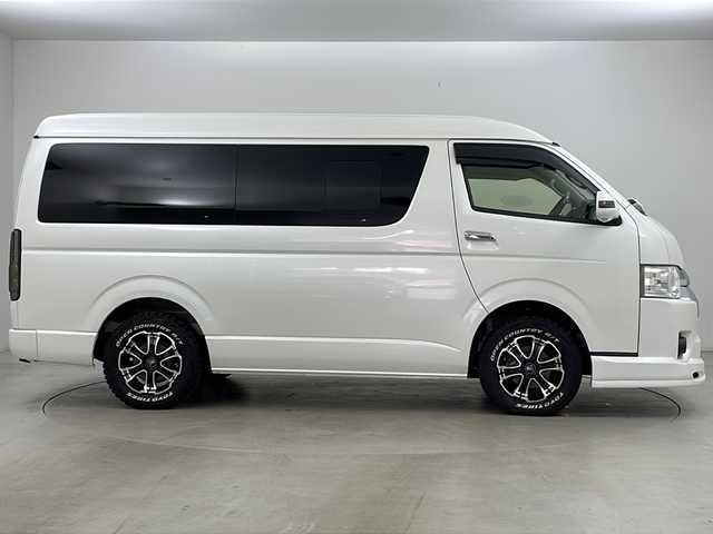 トヨタ ハイエース GL 道央・札幌 2015(平27)年 7.1万km ホワイトパールクリスタルシャイン ・4WD/・ワンオーナー/・社外ナビ/CD/DVD/SD/BT/フルセグ/・バックカメラ/・片側パワースライドドア/・社外フリップダウンモニター/・後席ベットキット/・ステアリングスイッチ/・社外ステアリングスイッチ/・社外エアロ/・社外フロアマット/・社外シートカバー/・100V/100W/・LEDヘッドライト/・LEDフォグランプ/・スマートキー/・スペアキー/・社外AWマッドタイヤ